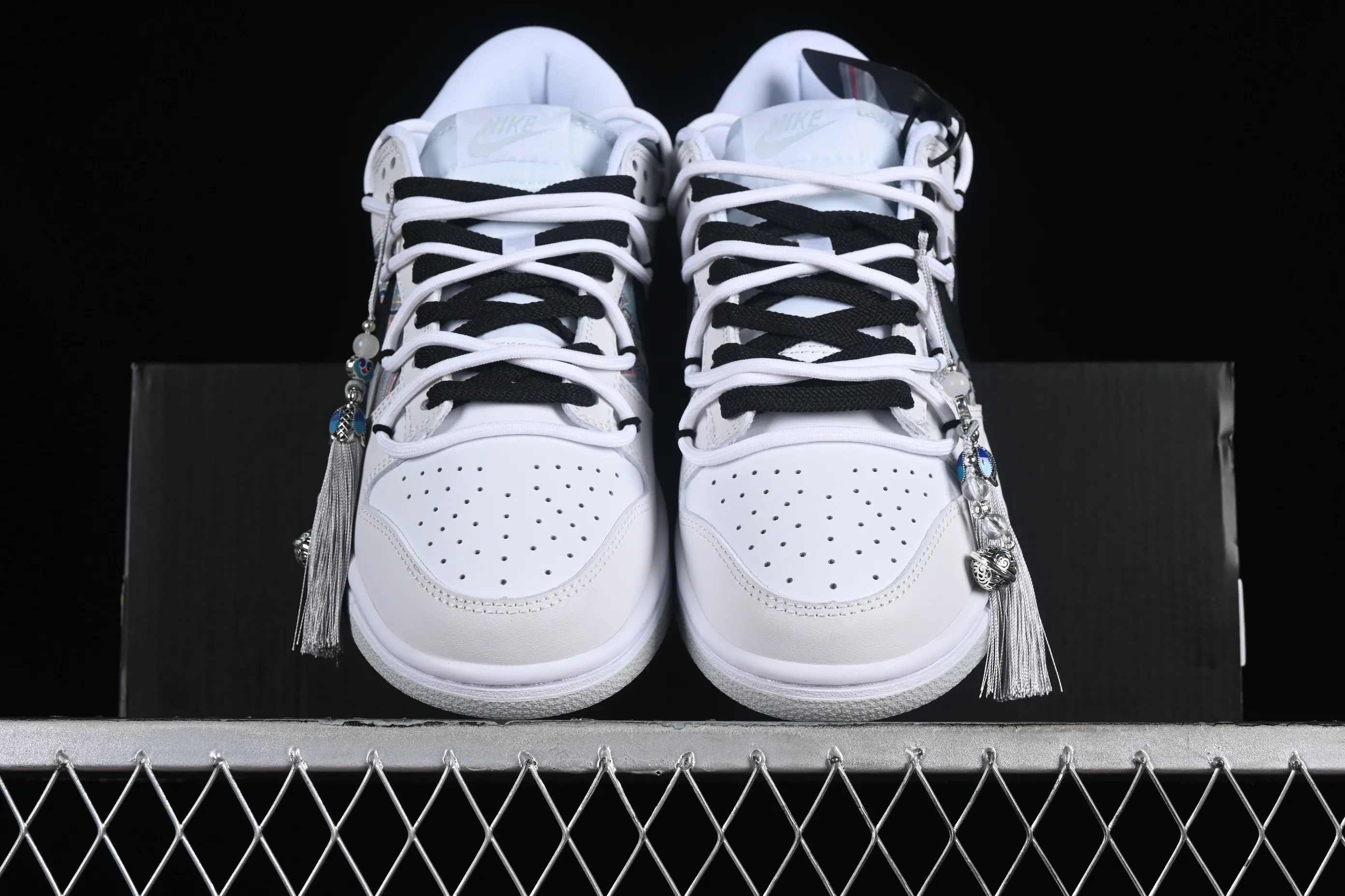 All Categories Nk SB Dunk Series Nk SB Dunk Low Low-top sneakers Nk Dunk Low Year of the Dragon Limited CNY Bailongyin Literary style SB strappy low-top casual sneakers DV0831-101